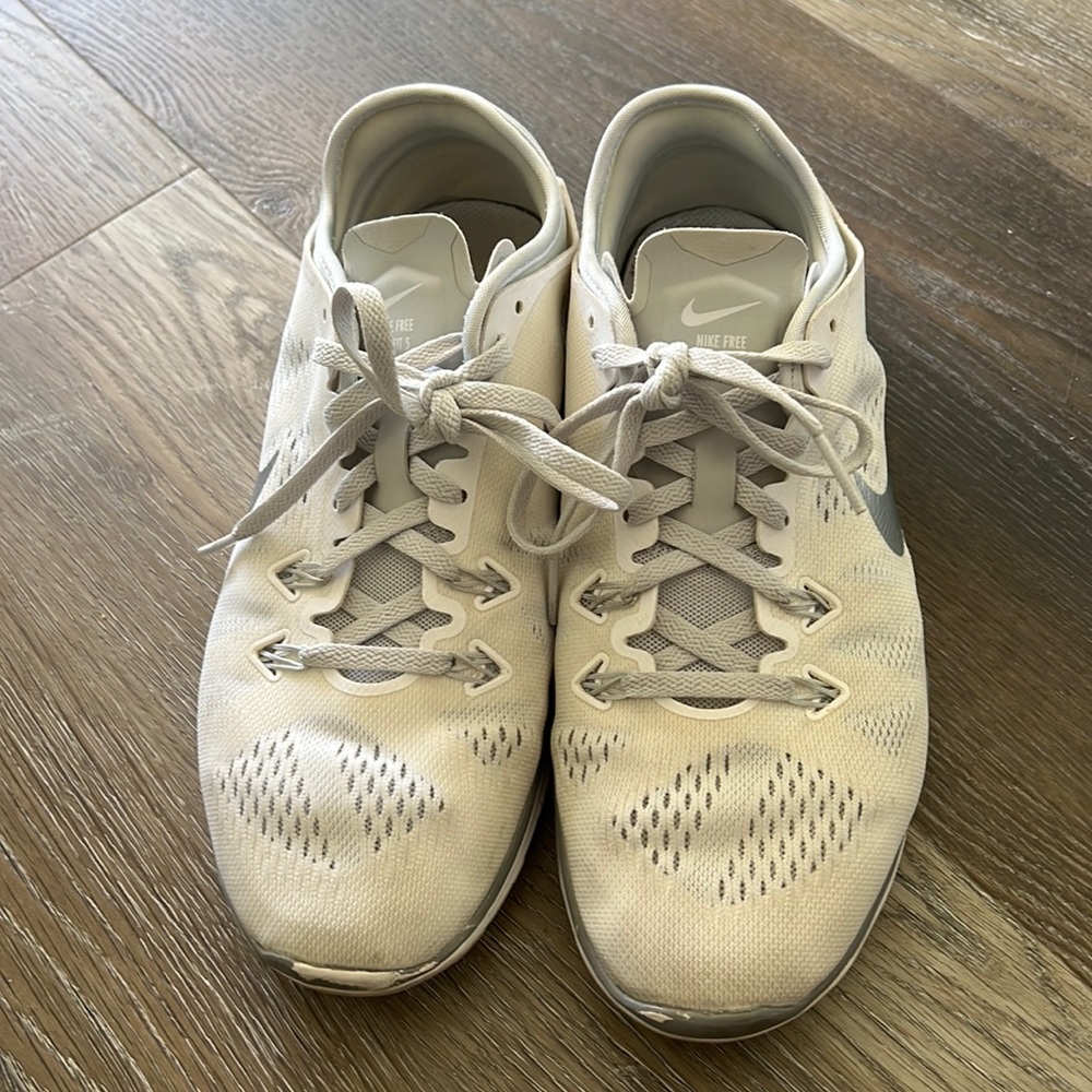 Womens NIKE sneakers